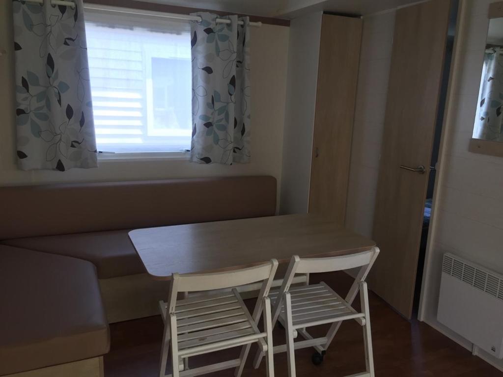 Camping Les Pecheurs Pont-de-Poitte